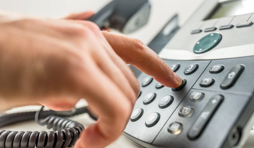 Tradycyjna centrala telefoniczna w placówce medycznej – wady i ograniczenia
