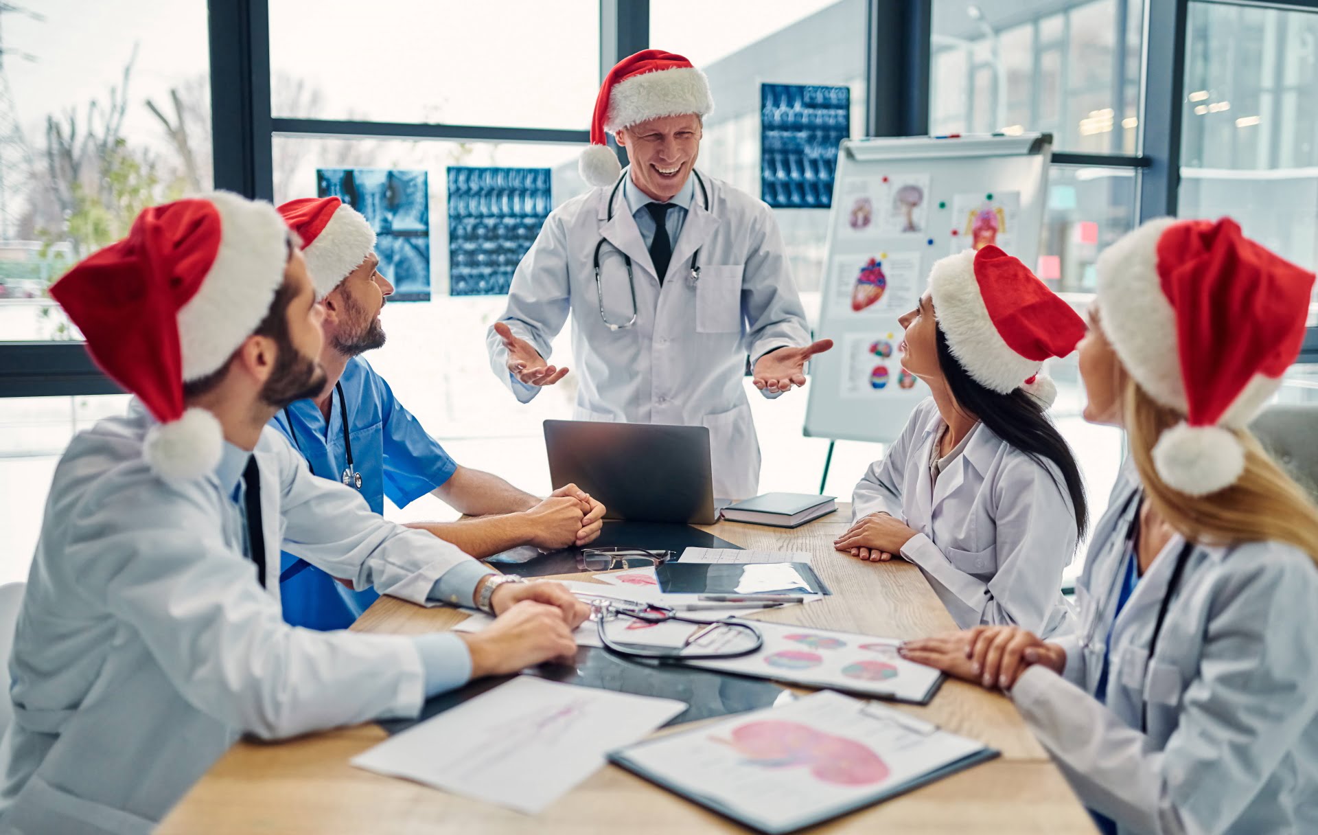 Świąteczne godziny pracy placówek medycznych